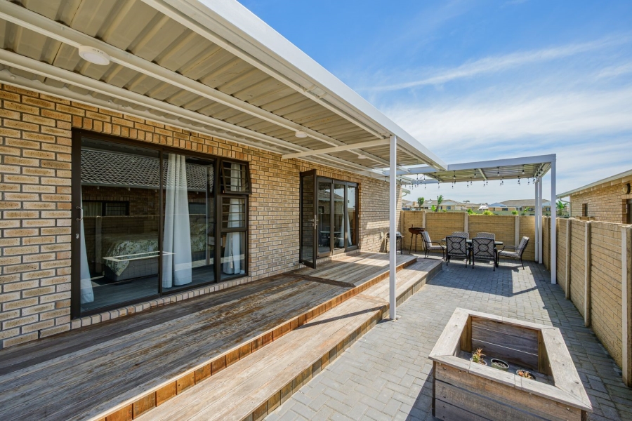 2 Bedroom Property for Sale in Sherwood Eastern Cape